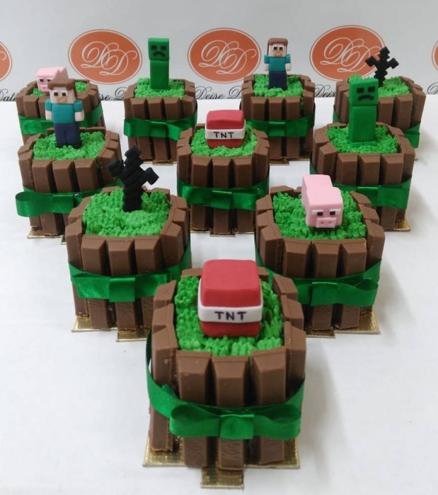 Vivi Candy's - Bolo kit kat com o tema Minecraft para o